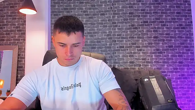 Snapshot of connorsmiith chatting on September 29, 2025, 12:00 pm connorsmiith online show from September 29, 2025, 12:00 pm