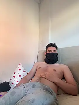 milfshakeow online show from June 6, 2026, 12:43 pm