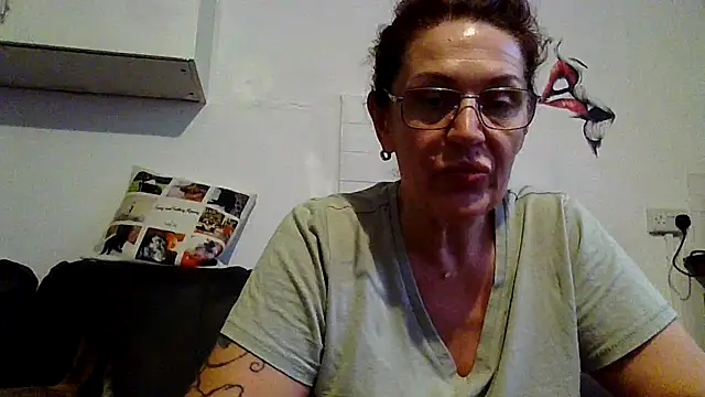 RubyyRosee online show from May 28, 2026, 5:04 am