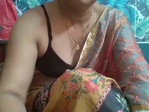 Snapshot of Marathi_q4een01 chatting on April 19, 2026, 6:14 am Marathi q4een01 online show from April 19, 2026, 6:14 am