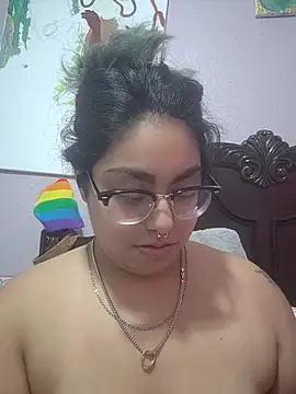 Lovelyrainn online show from November 16, 2025, 12:43 pm