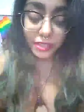 Lovelyrainn online show from December 2, 2025, 1:39 am