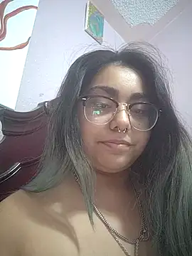 Lovelyrainn online show from November 12, 2025, 2:04 am