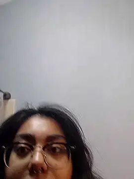 Lovelyrainn online show from December 5, 2025, 4:16 pm