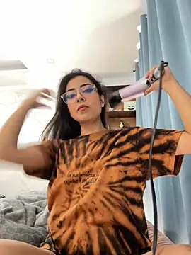 Susanahendrix online show from November 22, 2025, 7:13 pm