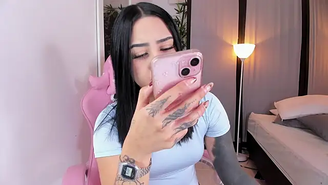 ChloeShade online show from January 5, 2026, 8:45 pm