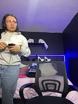 Megan 05  online show from May 25, 2026, 7:34 pm