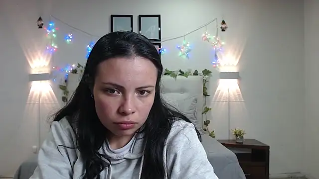 Megan 05  online show from May 21, 2026, 7:11 pm
