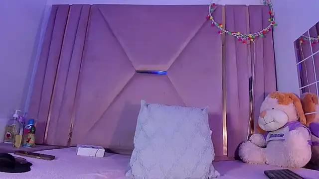 jazmin waked online show from April 14, 2026, 11:32 pm