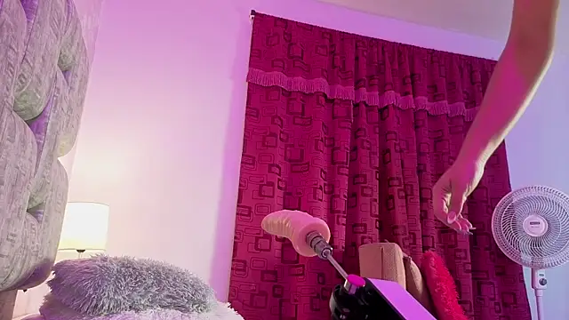 Snapshot of Lisa_sweetas chatting on March 27, 2026, 2:42 am Lisa sweetas online show from March 27, 2026, 2:42 am