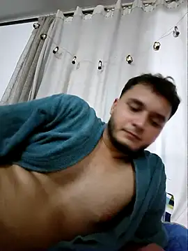 Snapshot of Hotguys111 chatting on September 28, 2025, 9:16 am Hotguys111 online show from September 28, 2025, 9:16 am