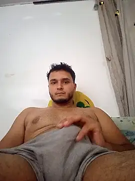 Snapshot of Hotguys111 chatting on September 25, 2025, 5:24 am Hotguys111 online show from September 25, 2025, 5:24 am