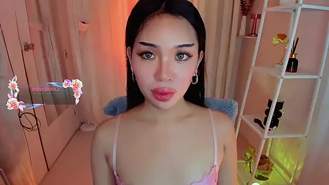 MS LUNA online show from December 21, 2025, 11:05 pm