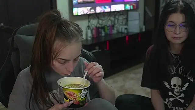 Snapshot of lis_silver chatting on October 14, 2025, 3:34 pm lis silver online show from October 14, 2025, 3:34 pm