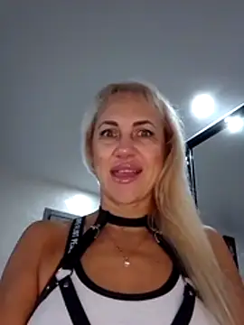 KissMiSveet online show from October 28, 2025, 6:34 am