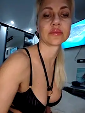 Snapshot of KissMiSveet chatting on March 26, 2026, 5:11 pm KissMiSveet online show from March 26, 2026, 5:11 pm