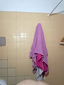 W33dbo online show from November 16, 2025, 9:47 am