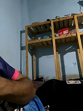 Snapshot of Emabracamonte95 chatting on November 6, 2025, 10:25 pm Emabracamonte95 online show from November 6, 2025, 10:25 pm