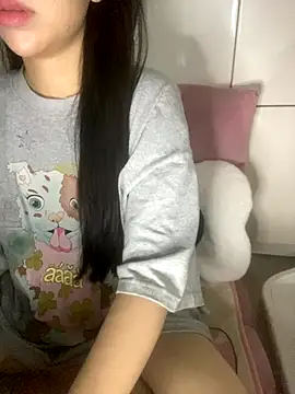 Snapshot of RubyBerry chatting on October 8, 2025, 6:04 am RubyBerry online show from October 8, 2025, 6:04 am