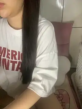 Snapshot of RubyBerry chatting on September 18, 2025, 3:59 pm RubyBerry online show from September 18, 2025, 3:59 pm