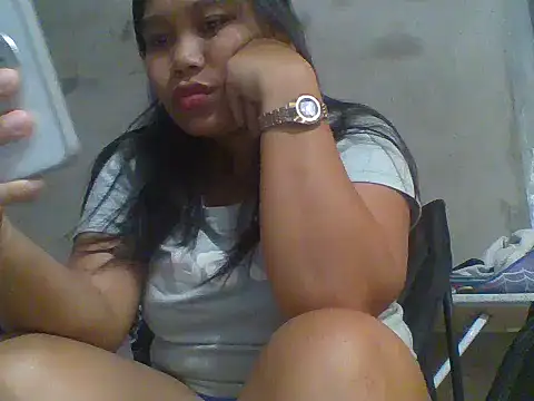 Snapshot of Veeluna16 chatting on December 1, 2025, 1:39 am Veeluna16 online show from December 1, 2025, 1:39 am