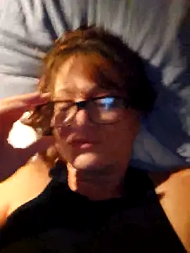 adrielleigh online show from October 15, 2025, 1:48 am