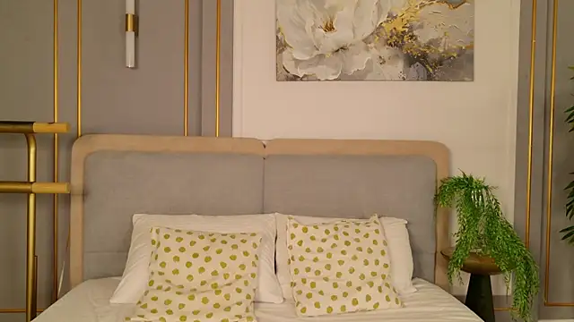 AdoraCortes online show from June 28, 2026, 5:14 am