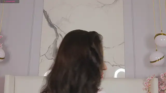 AdoraCortes online show from October 11, 2025, 5:08 am