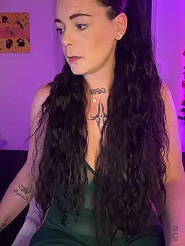 JuliaLaRousse online show from May 23, 2026, 12:09 am