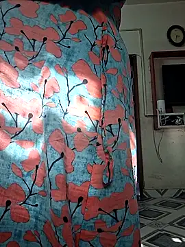 SIMIHOT online show from April 5, 2026, 9:49 am