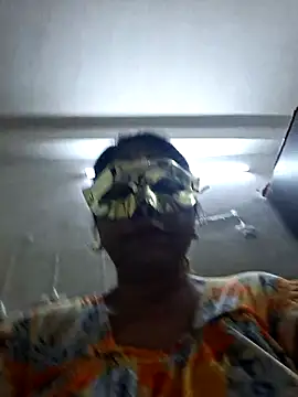 SIMIHOT online show from May 21, 2026, 3:42 pm
