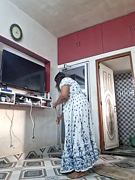 SIMIHOT online show from November 27, 2025, 9:21 am