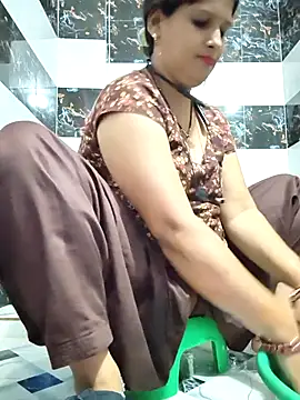 Sonalihot  online show from May 6, 2026, 3:43 am