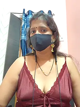 Snapshot of Sonalihot_ chatting on October 2, 2025, 5:22 am Sonalihot online show from October 2, 2025, 5:22 am