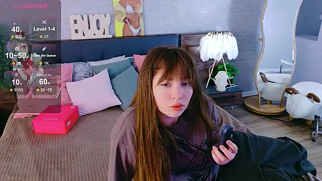 Moon  Bunny online show from May 30, 2026, 3:39 pm
