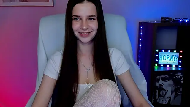 LuxMaya online show from March 26, 2026, 7:50 am