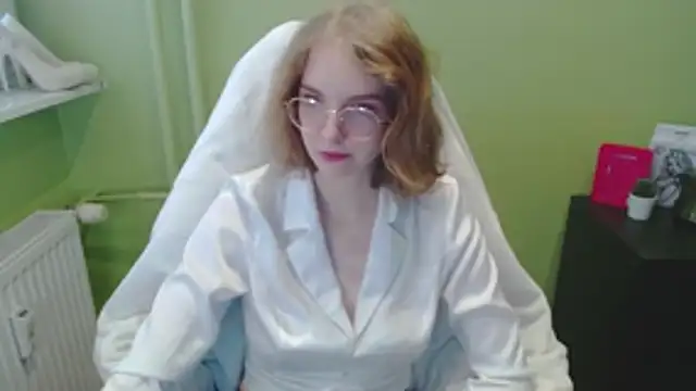 Snapshot of juicyPenny chatting on December 19, 2025, 7:44 am juicyPenny online show from December 19, 2025, 7:44 am