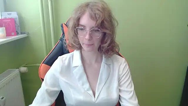 Snapshot of juicyPenny chatting on January 6, 2026, 9:02 am juicyPenny online show from January 6, 2026, 9:02 am