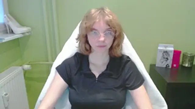 Snapshot of juicyPenny chatting on December 16, 2025, 7:34 am juicyPenny online show from December 16, 2025, 7:34 am