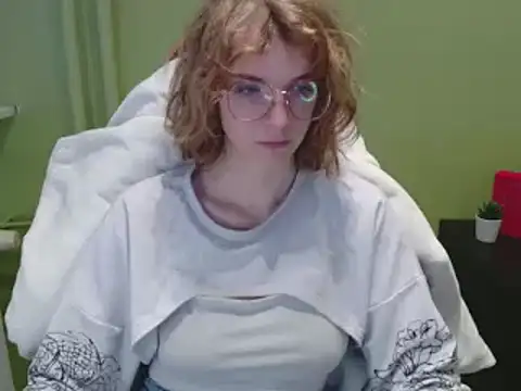 Snapshot of juicyPenny chatting on December 4, 2025, 7:29 am juicyPenny online show from December 4, 2025, 7:29 am