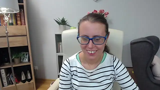 Snapshot of sweetxLizzy chatting on July 15, 2026, 4:52 am sweetxLizzy online show from July 15, 2026, 4:52 am
