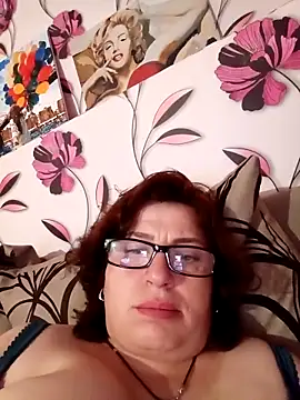 Darlene Eleanor online show from October 17, 2025, 4:05 am