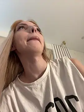 olivia soft online show from April 18, 2026, 1:24 pm