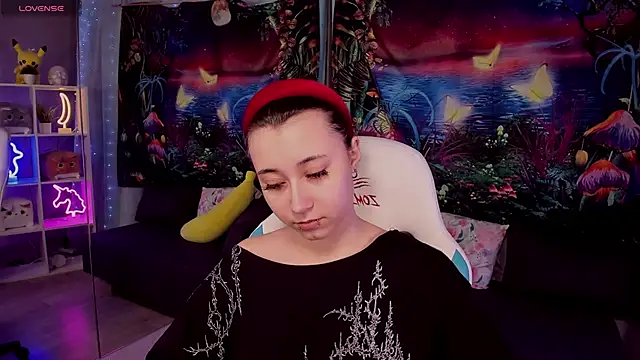 ClaraParks online show from March 8, 2026, 2:04 am