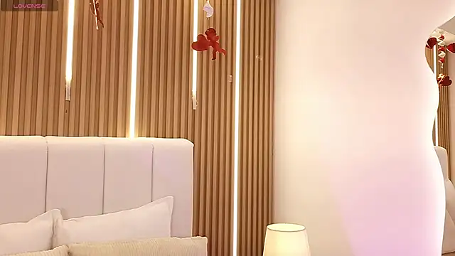 Dulcey  online show from February 12, 2026, 6:02 am