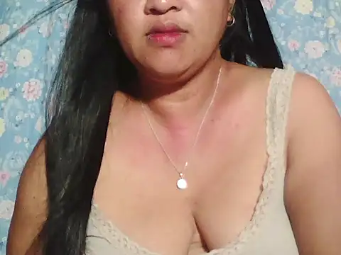 hotolivia34 online show from November 27, 2025, 1:55 pm