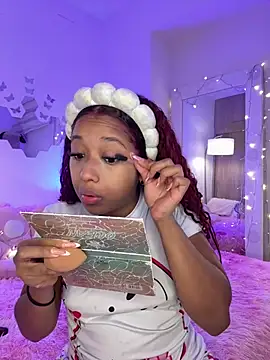 Snapshot of _Zahara_ chatting on June 8, 2026, 11:05 pm Zahara online show from June 8, 2026, 11:05 pm