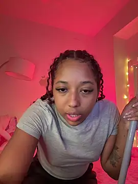 Snapshot of _Zahara_ chatting on June 1, 2026, 11:04 pm Zahara online show from June 1, 2026, 11:04 pm