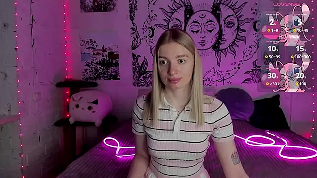 Snapshot of Cherry_yam chatting on October 6, 2025, 2:02 am Cherry yam online show from October 6, 2025, 2:02 am