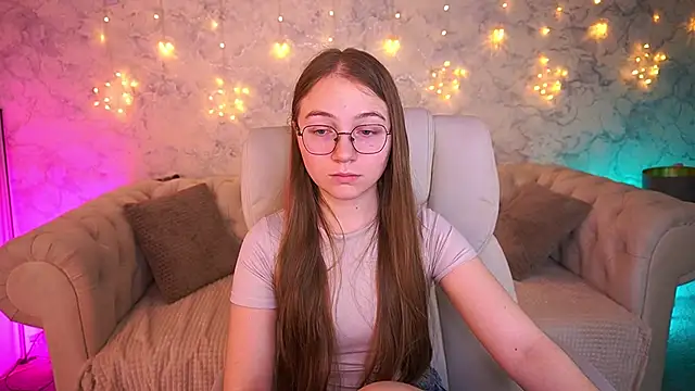 ArrinaWairr online show from March 10, 2026, 7:45 am